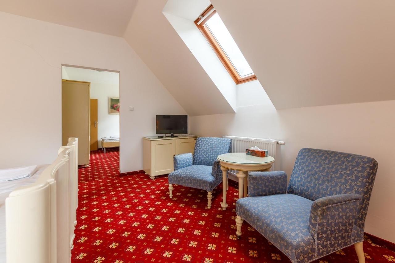 Hotel Farma Hory Karlowe Wary Zewnętrze zdjęcie