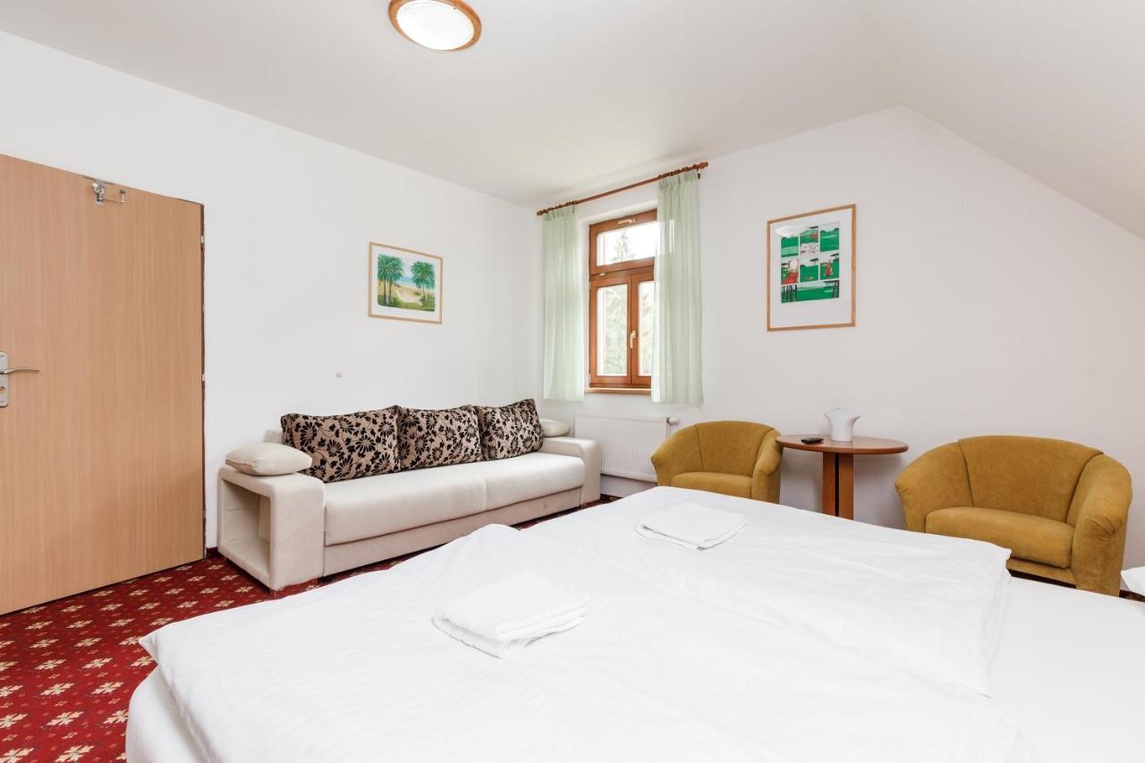 Hotel Farma Hory Karlowe Wary Zewnętrze zdjęcie
