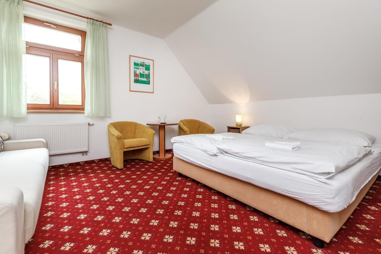 Hotel Farma Hory Karlowe Wary Zewnętrze zdjęcie