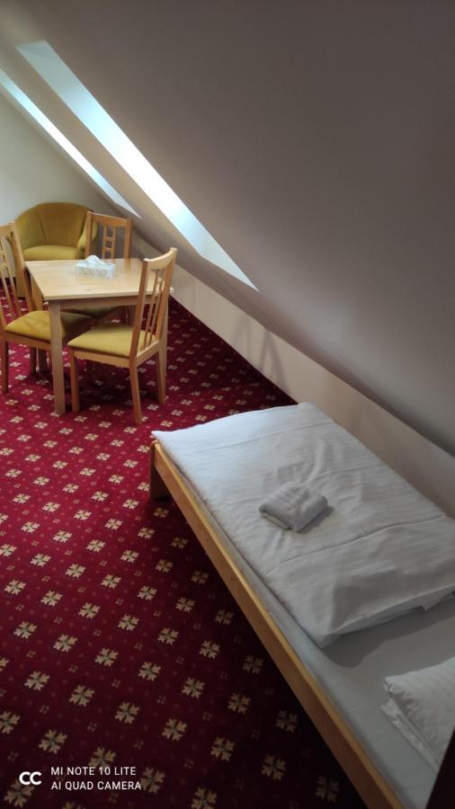 Hotel Farma Hory Karlowe Wary Zewnętrze zdjęcie